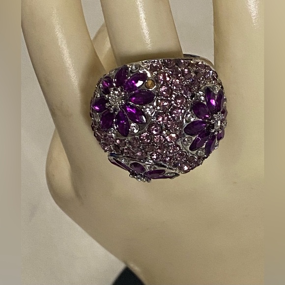 Big purple rhinestone/glass bling bling statement cocktail ring sz 8.5 - Picture 1 of 5